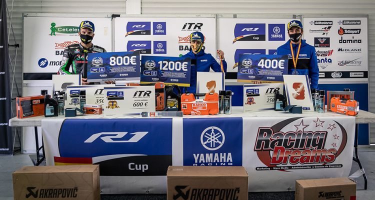 Yamaha R1 Cup