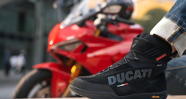 Ducati Company C4